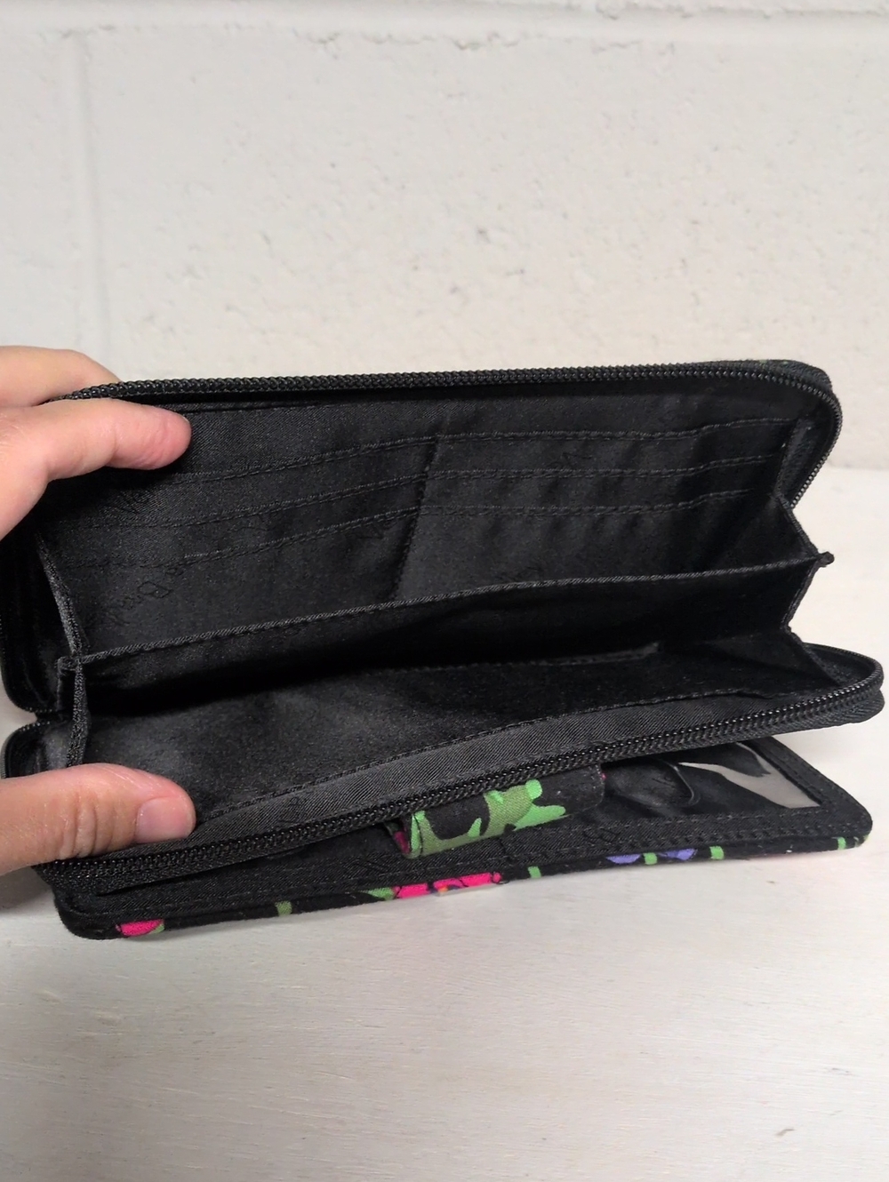 Vera Bradley Turn Lock Wallet, Wildflower Garden, like new - Picture 4 of 6